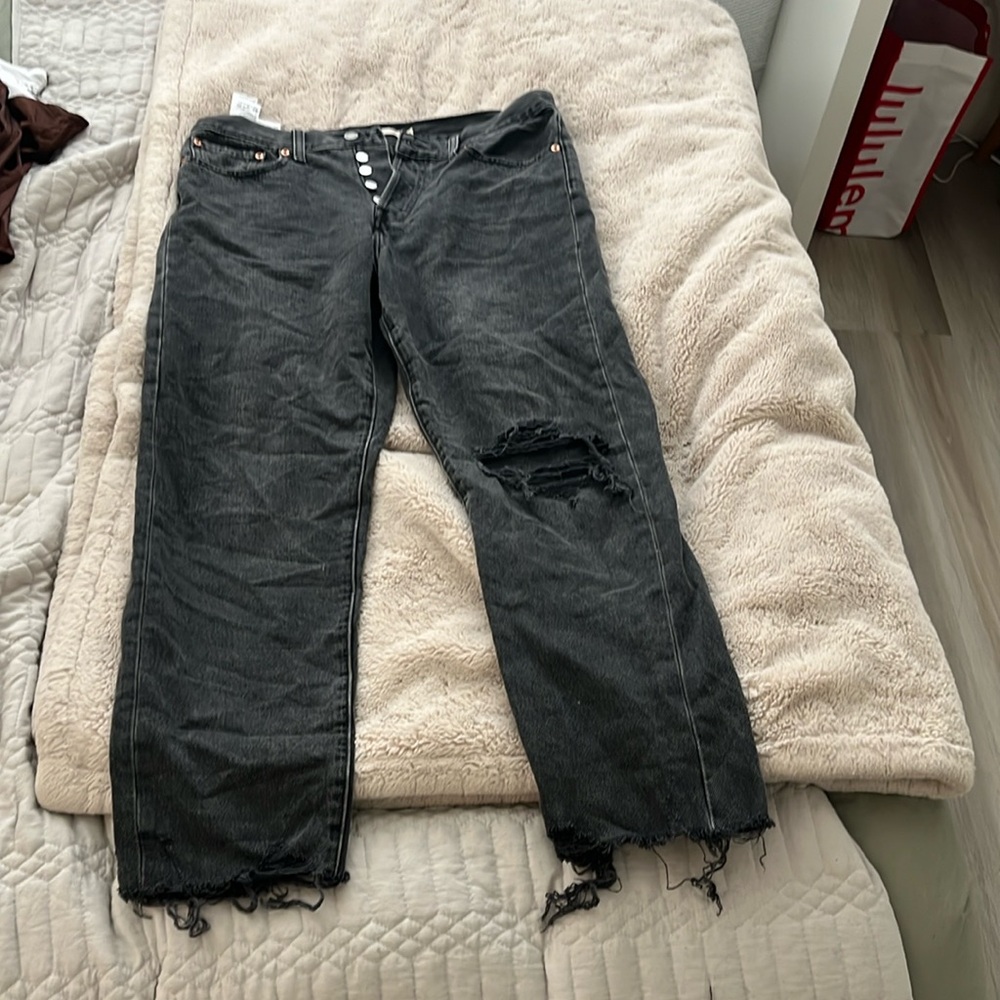 LEVI JEANS